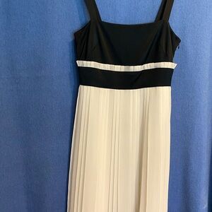 Kay Unger Black and White Pleated Dress, knee length.